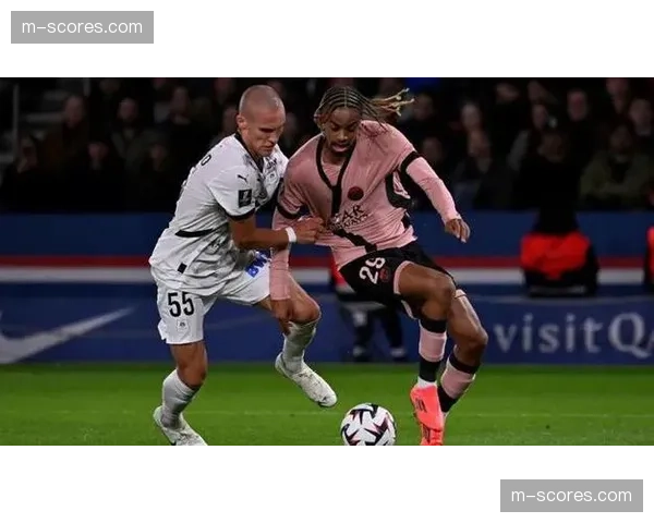 官方：尼斯前锋拉波尔德当选四月法甲最佳球员